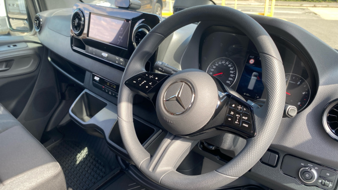 Mercedes-Benz Sprinter 315Cdi L2 Diesel Rwd 3.5t H2 Pro Van 9G-Tronic - Image 18